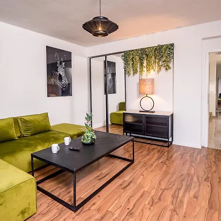 Apartment By Junik *