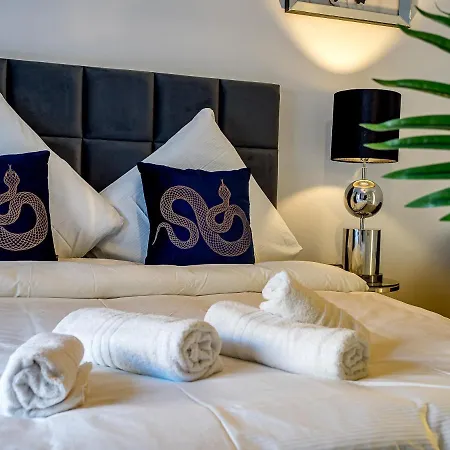By Junik Apartment Krefeld