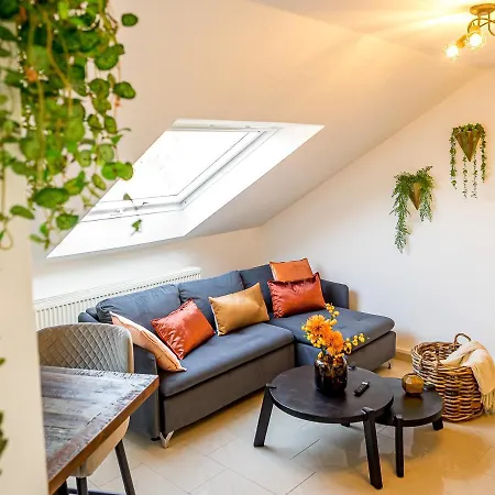 Apartment By Junik *